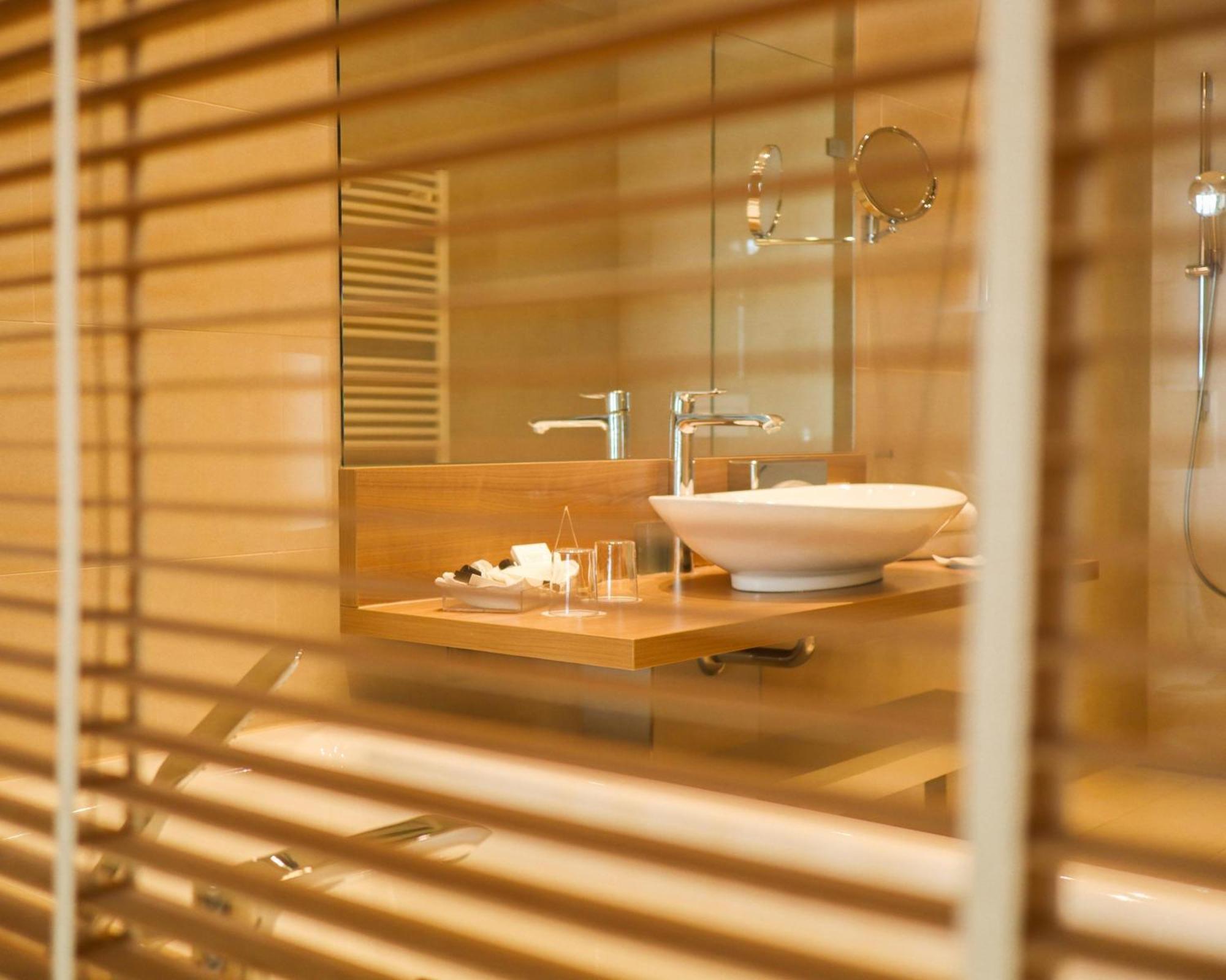 Sea Luxury Double Room Bath Balcony Sea View no pets,1537470868:JPEG