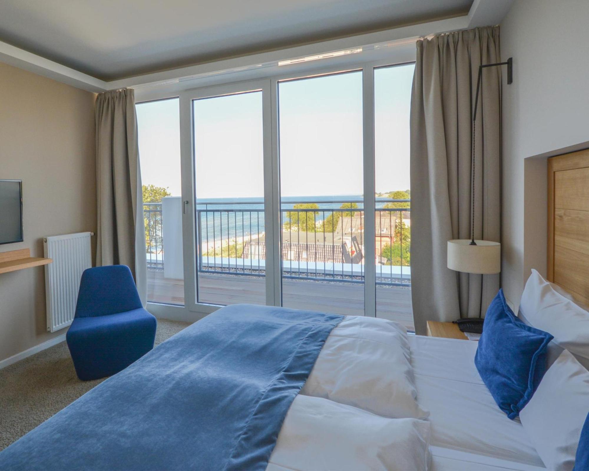 Penthouse Suite Balcony Partial Sea View no pets,1537470853:JPEG