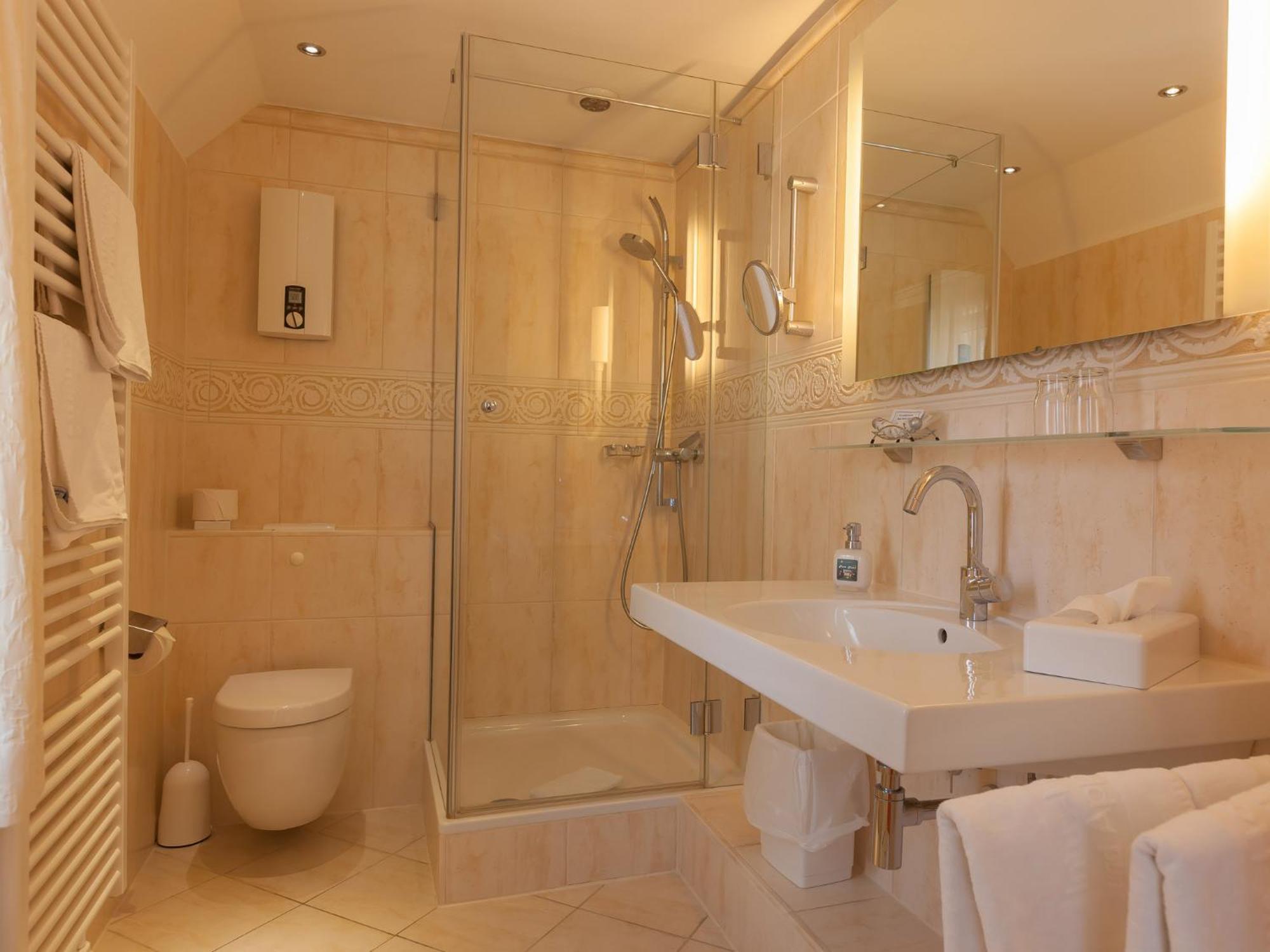 Classic Double Room,708322117:JPEG